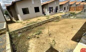 Imagem 4: Casa 2/4, toda no piso, condomínio Gênova