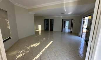 Imagem 6: Sobrado com 5 Suítes, Piscina e Área Gourmet na 206 Sul