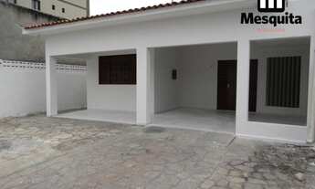 Imagem 2: R. 1809 - Casa nos Bancários 03 Quartos sendo 02 Suítes 180m² Ótimo local