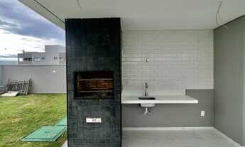 Imagem 7: Casa para venda com 247 metros quadrados com 4 quartos em - Eusébio