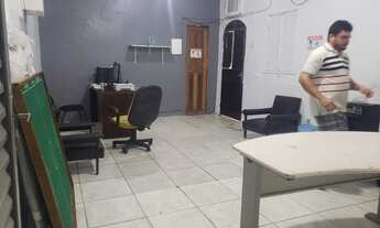 Imagem 4: Casa/prédio Japiim 1, com 14 quartos 1 suite e 03 banheiros, cozinha..
