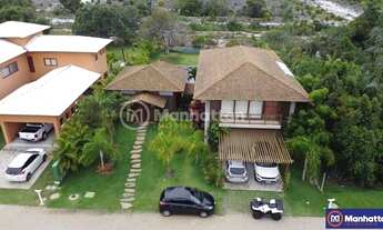 Imagem 2: Casa com 5 suítes e piscina com espaço gourmet em condomínio fechado localizado em Praia d