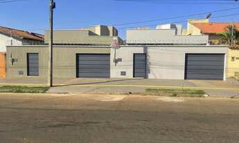 Imagem 4: Casa com 3 quartos, área gourmet e espaço nos fundos no bairro Vila Alzira