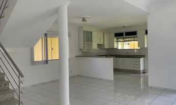 Imagem 2: Casa para aluguel tem 250 metros quadrados com 3 quartos em Outeiro da Glória - Porto Segu