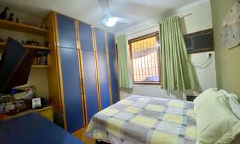 Imagem 7: OPORTUNIDADE! Aconchegante casa linear em centro de terreno com área de lazer em rua resid