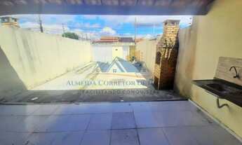 Imagem 2: Casa com 2 suítes e 4 vagas de garagem, no bairro Pedras