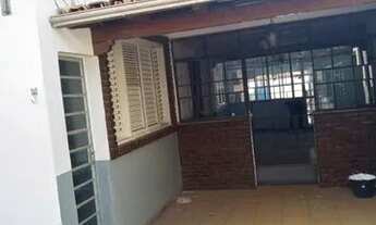 Imagem 2: Casa para venda possui 300 metros quadrados com 3 quartos Bairro João Pinheiro - Belo Hori