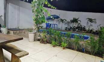 Imagem 7: Casa com 3 quartos sendo 2 suítes, 4 banheiro, cozinha americana, área de serviço, piscina