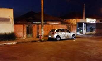 Imagem: Alugo Casa no centro de Pitangueiras