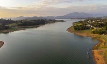 Imagem 6: Imovel pé na água de frente para represa com 5 suites
