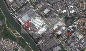 Imagem 2: Vende se alugado IMÓVEL: possui um terreno de 2.243m² e área útil interna de 2.194m² (fora