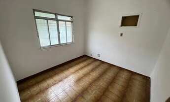 Imagem 6: Amplo Quintal ! Casa com 3 dormitórios