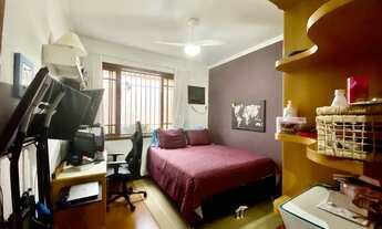 Imagem 5: OPORTUNIDADE! Aconchegante casa linear em centro de terreno com área de lazer em rua resid