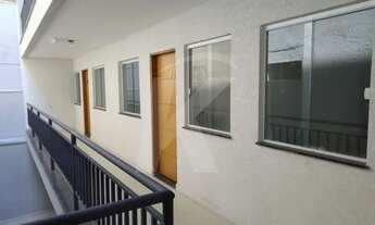 Imagem 3: Casa em condomínio com 2 quartos, sala, cozinha, banheiro e área de serviço