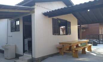 Imagem: Casa bege Balneário Arroio do Silva