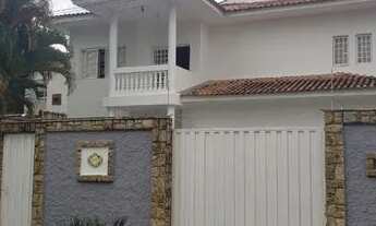 Imagem: Ampla Residência com Localização Privilegiada