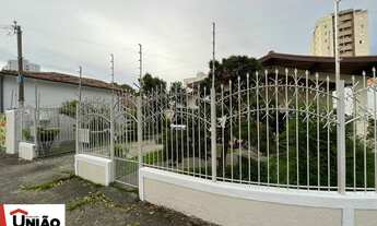 Imagem 3: Casa para aluguel possui 211 metros quadrados com 4 quartos