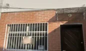 Imagem 5: Sobrado localizado em casa de vila, somente 03 casas, 04 dormitórios, 03 suítes, 01 vaga