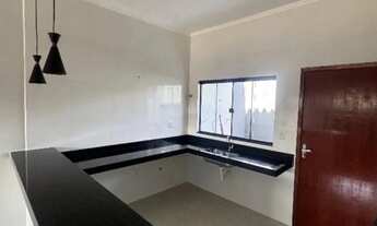 Imagem 2: Casa 3 Quartos no Eldorado, Com 2 Banheiros e 2 Vagas - 01