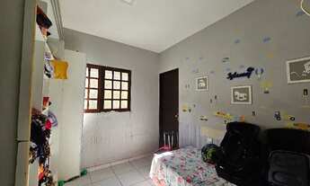 Imagem 5: Duas casas, terreno grande e com ótima localização