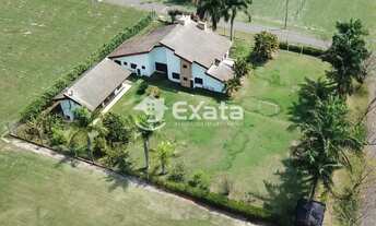 Imagem 4: Terreno Amplo com Edícula à Venda em Condomínio Fechado - Perfeito para Casa ou Chácara Ur