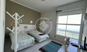 Imagem 7: Apartamento alto padrão de frente à Praia das Pitangueiras, com vista para o mar, à venda