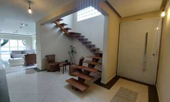 Imagem 3: Sobrado para venda possui 313 metros quadrados com 3 quartos em Jardim Santa Helena - São