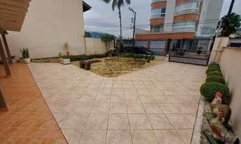 Imagem 7: Casa para aluguel possui 94 metros quadrados com 3 quartos em Centro - Jaraguá do Sul - SC