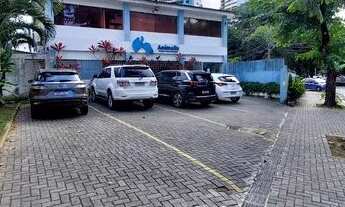 Imagem 3: Casa para aluguel possui 604 metros quadrados com 12 quartos em Casa Forte - Recife - PE