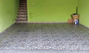 Imagem 2: Sobrado com 3 casas no quintal