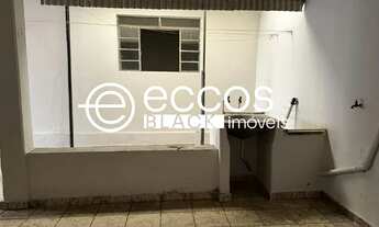 Imagem 4: Casa para aluguel, 2 quartos, 1 suíte, Jardim Regina - ARAGUARI/MG