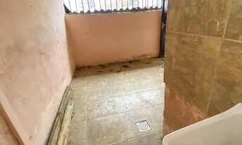 Imagem 3: Casa Frente de Rua com 01 Quarto Geminado Quintal Amplo e Garagem em Quintino