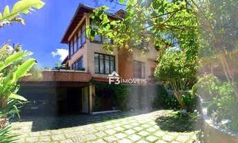 Imagem: Casa com 2 dormitórios e 4 suítes à venda