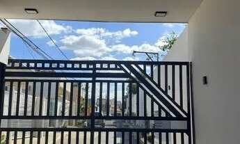 Imagem 1: VICENTE PIRES CS 3QTS PÉ DIREITO 5METROS AC. IMÓVEL