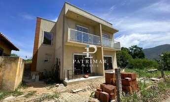 Imagem: Casa duplex à venda, com 3 quartos, R$