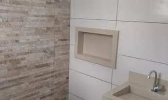 Imagem 2: Aluga-se apto com 2 quartos sendo uma suíte, sala cozinha e uma área privativa