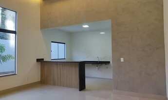 Imagem 4: Casa de 3 quartos com piscina no Jardim Itaipu enfrente a praça Casa de Rua com 3 Quarto(s