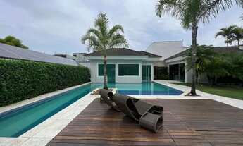 Imagem 5: Casa de condomínio para aluguel e venda possui 800 metros quadrados com 5 quartos