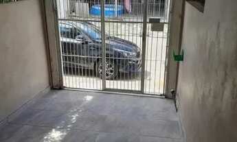 Imagem 2: Sobrado para Venda em Porto Alegre, Parque dos Maias, 2 dormitórios, 1 banheiro, 1 vaga