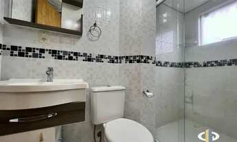 Imagem 3: Seu refúgio dos sonhos: Apartamento de 2 dormitórios com suíte, semi mobiliado e reformado