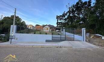 Imagem: Casa com três dormitórios sendo uma suíte