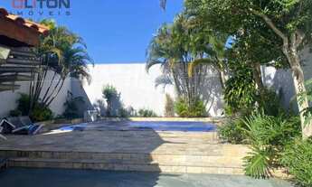 Imagem 2: Casa totalmente térrea - 3 dormitórios ( 1 suíte ) - 5 vagas - piscina e churrasqueira - R