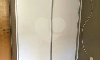 Imagem 7: Lindo apartamento em Pinheiros. reformado, com sacada envidraçada, junto ao metrô Fradique