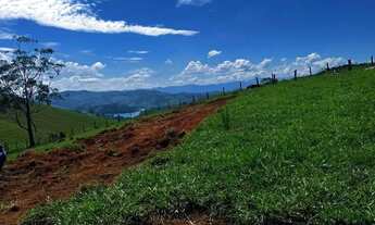 Imagem 2: Terreno amplo pronto para projeto