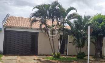 Imagem: CASA COM 3 DORMITORIOS E PISCINA