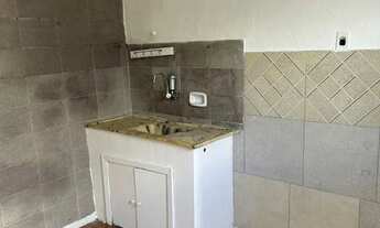 Imagem 4: Quitinete no centro. Atrás das casas bahia!