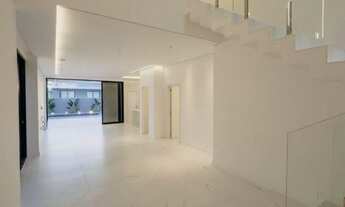 Imagem 3: Casa Duplex Alto Padrão no Terras Alphaville 2 com Piscina Aquecida Nanoglass e 4 Suítes