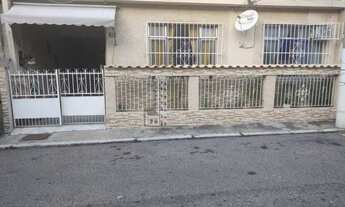 Imagem: Casa térrea com 3 vagas, quintal e 2 quartos