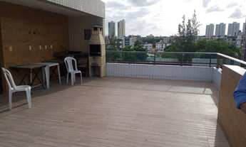 Imagem 2: Apartamento térreo com área externa e piscina na cobertura