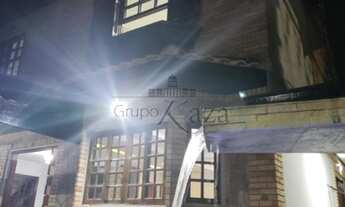 Imagem 2: Casa Sobrado- Jardim Imperial - 3 Dormitórios - 180m²